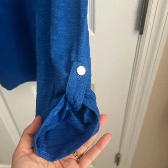 Chico's Ultimate Tee Blue Long Sleeve Top with Roll Tab Sleeves Size‎ 0 Small - Picture 3 of 6